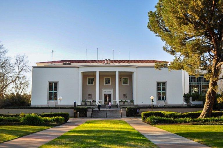 The Claremont Colleges Library